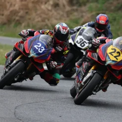 Canon Mirrorless Cameras><noscript><img width=