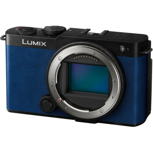 Panasonic Mirrorless Cameras>Lumix S9 Full Frame Mirrorless Camera with 28-200mm Kit - Night Blue