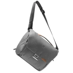 Peak Design Slings, Shoulder & Messenger Bags>Everyday Messenger Bag 13L Version 2 - Ash Grey