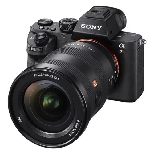 Sony Mirrorless Cameras>A7 III + FE 24-70mm f/4 G Lens