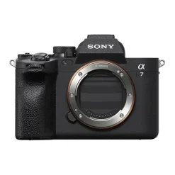 Sony Mirrorless Cameras>A7 IV with FE 70-200mm f/2.8 GM II Lens